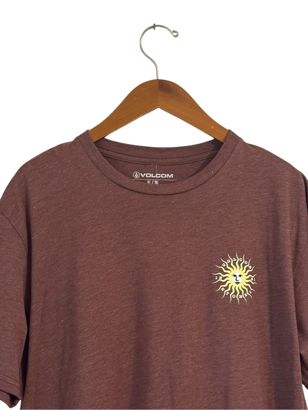 Volcom Burgundy-Brown Color Short-Sleeve Tee with Yellow Sun Graphic Size XL NWT - Picture 2 of 9